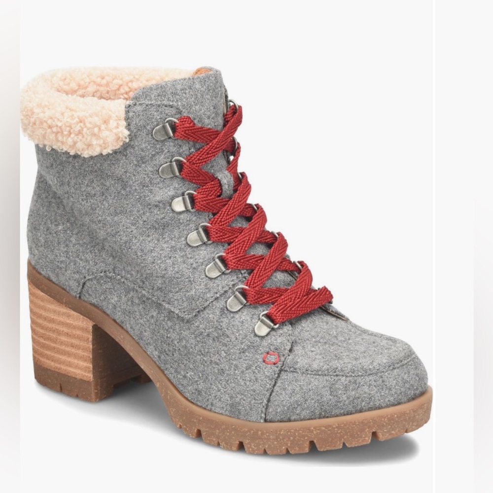 Korks Evie Lace Up Bootie Like New